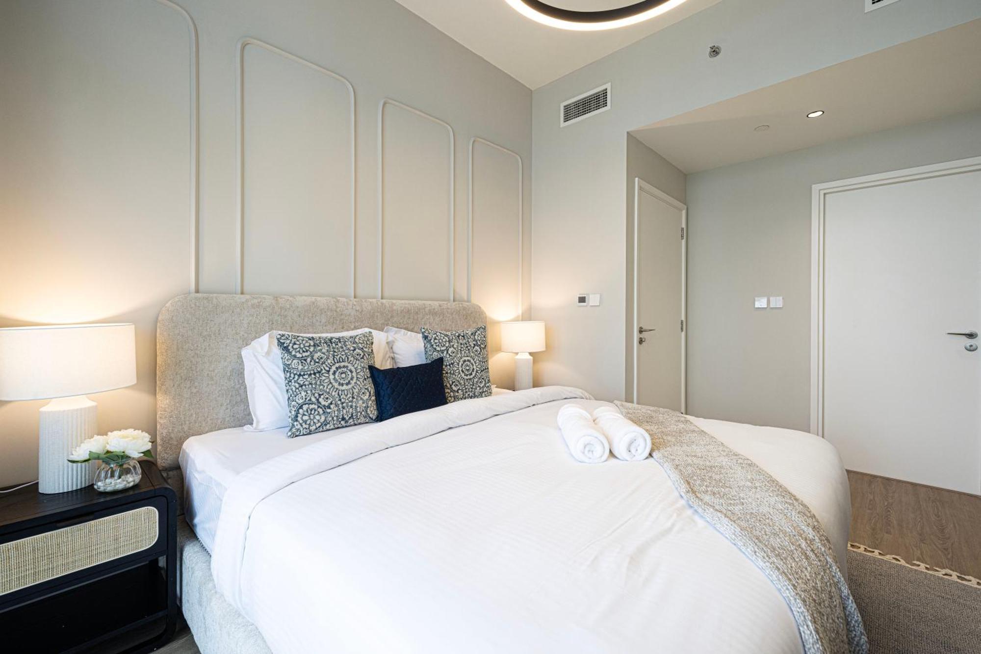 Magnificent - Luxurious 3 Bedroom With The Burj Khalifa View Apartment Dubai