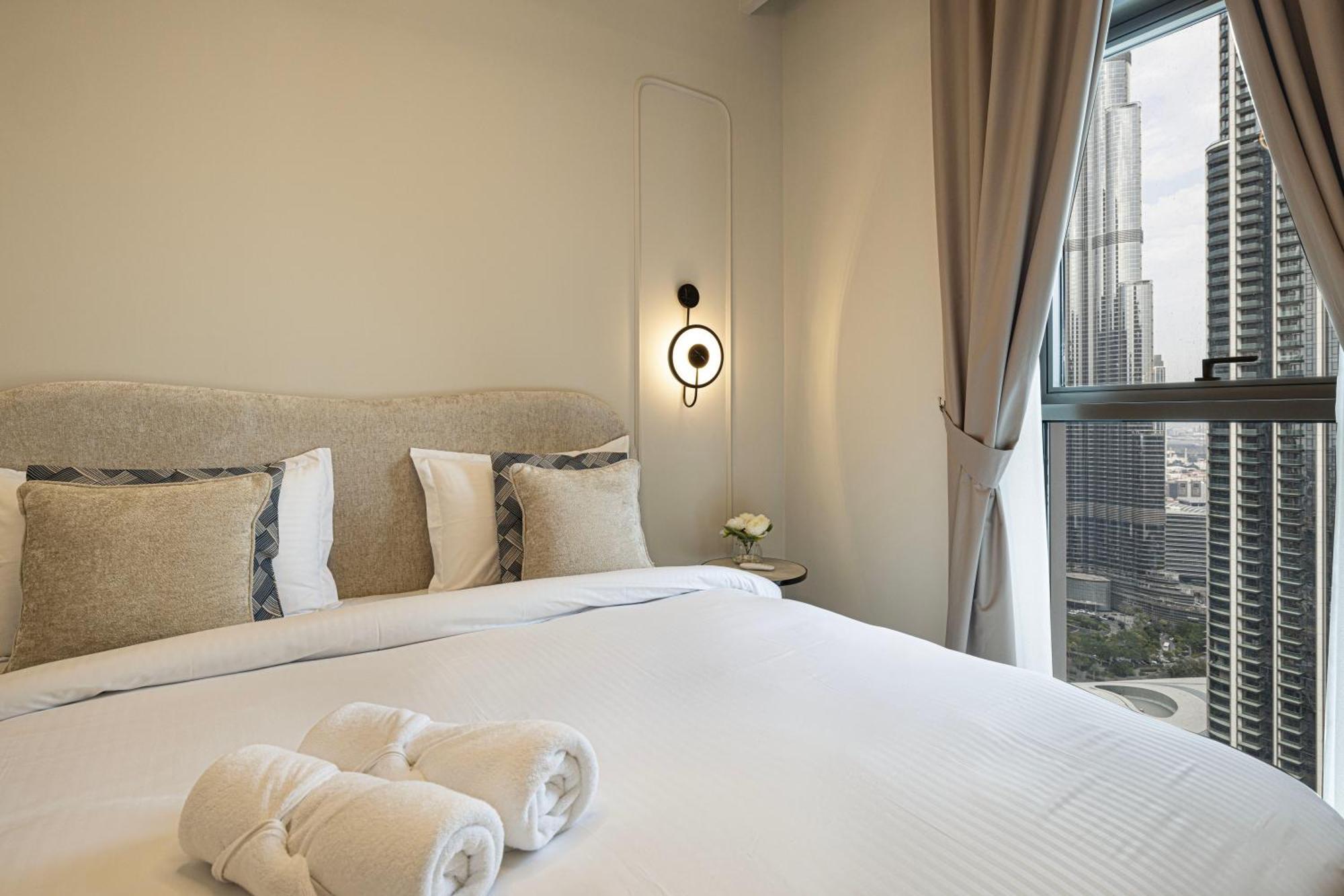 Magnificent - Luxurious 3 Bedroom With The Burj Khalifa View Apartment Dubai