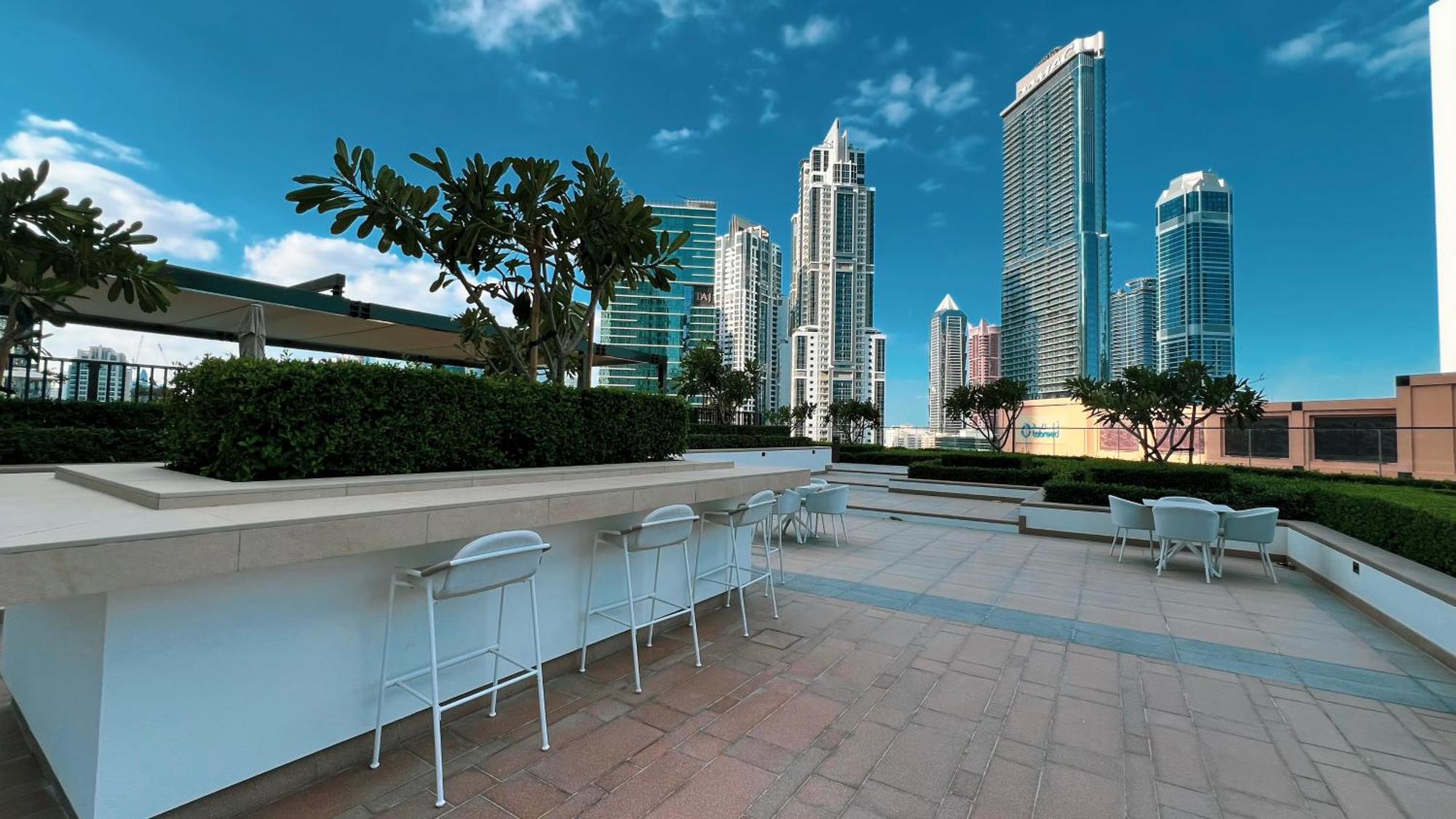 Magnificent - Luxurious 3 Bedroom With The Burj Khalifa View Apartment *