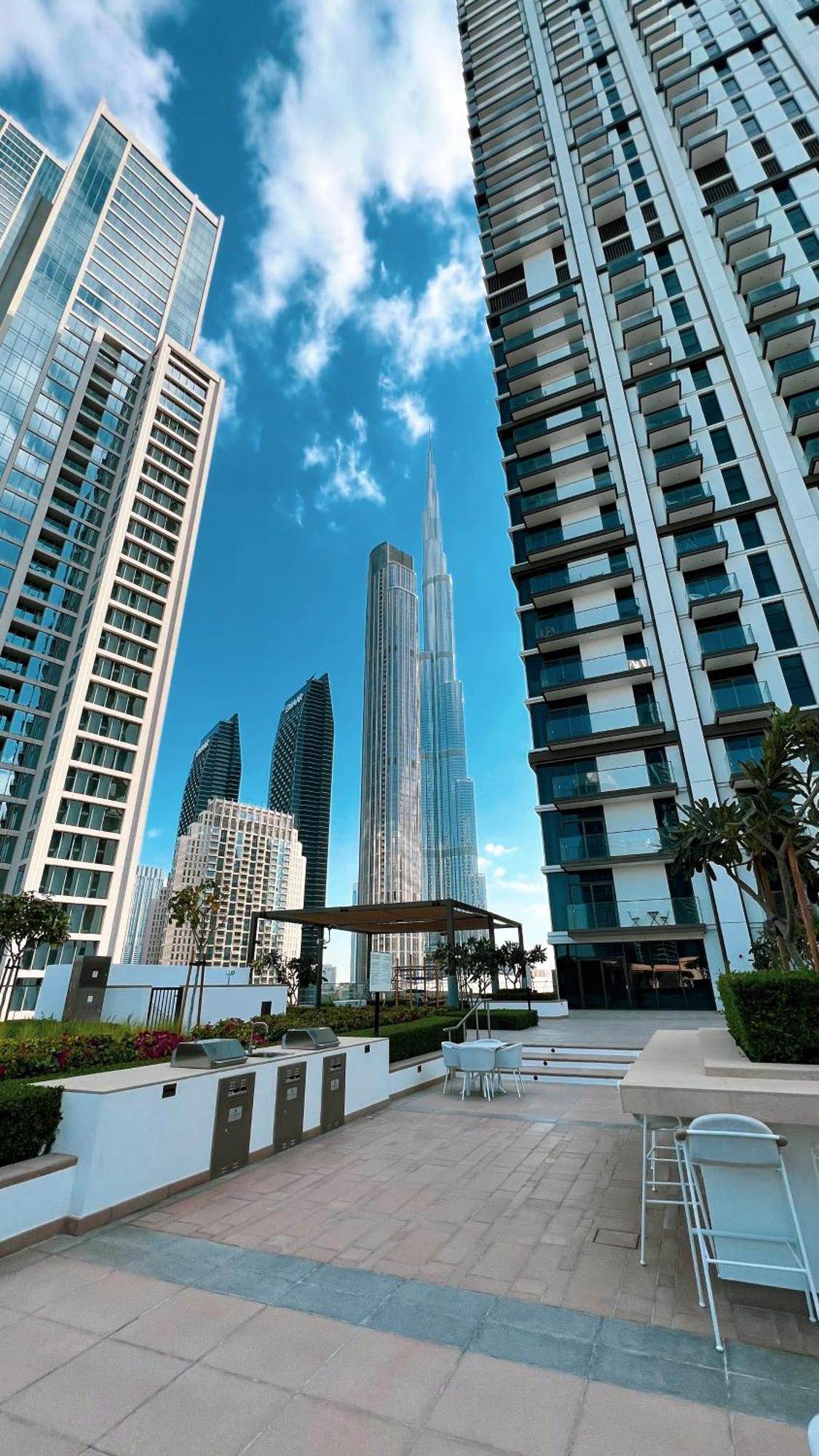 Magnificent - Luxurious 3 Bedroom With The Burj Khalifa View Apartment Dubai